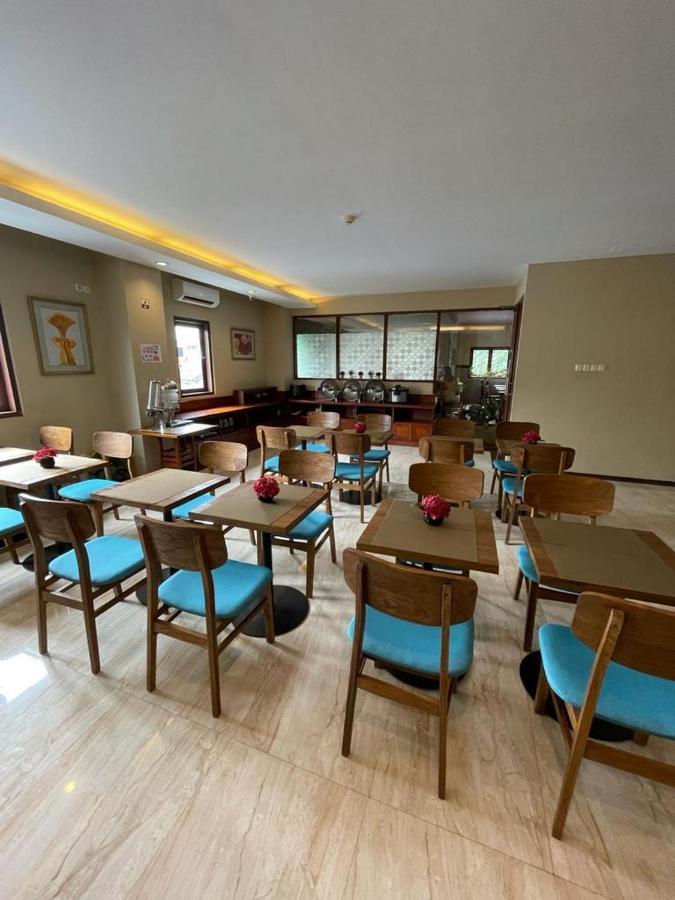 Biz Center Hotel