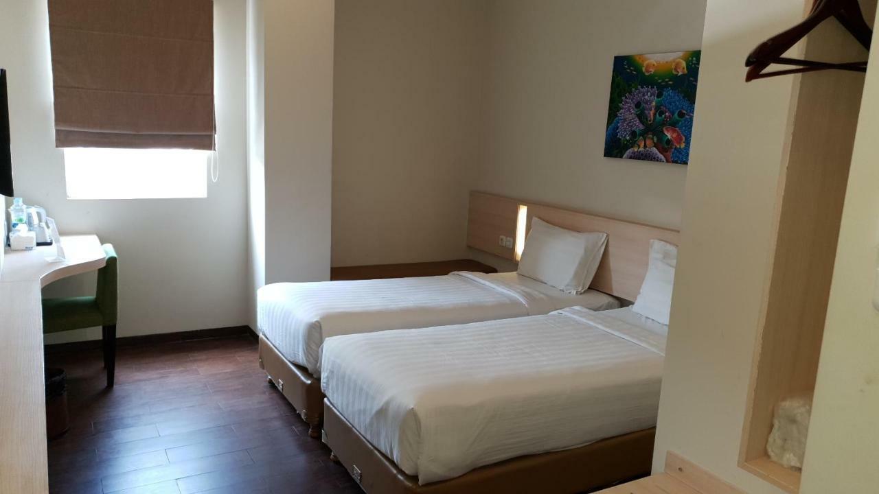 Biz Center Hotel